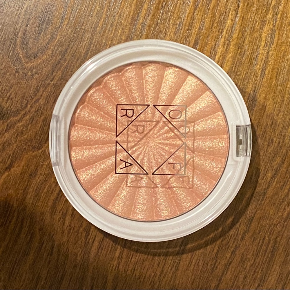 OFRA highlighter - soho